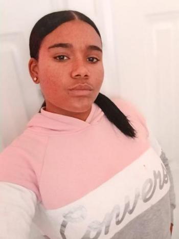 Estefany, 21  female escort, Reading