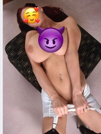 Eme, 27  female escort, Reading